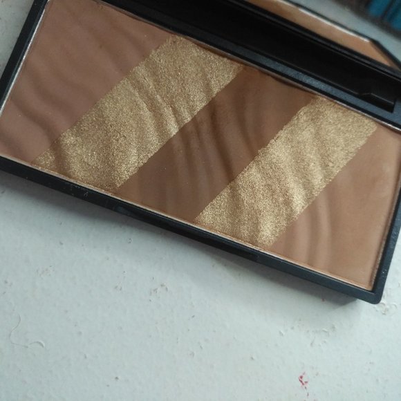 Beaute Basics - Bronzing Powder - Picture 2 of 2